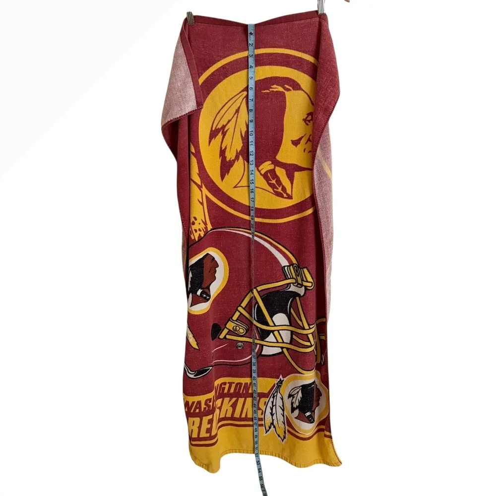 Washington Redskins NFL Football Helmet Logo Beach Towel Large Red Yellow‎
